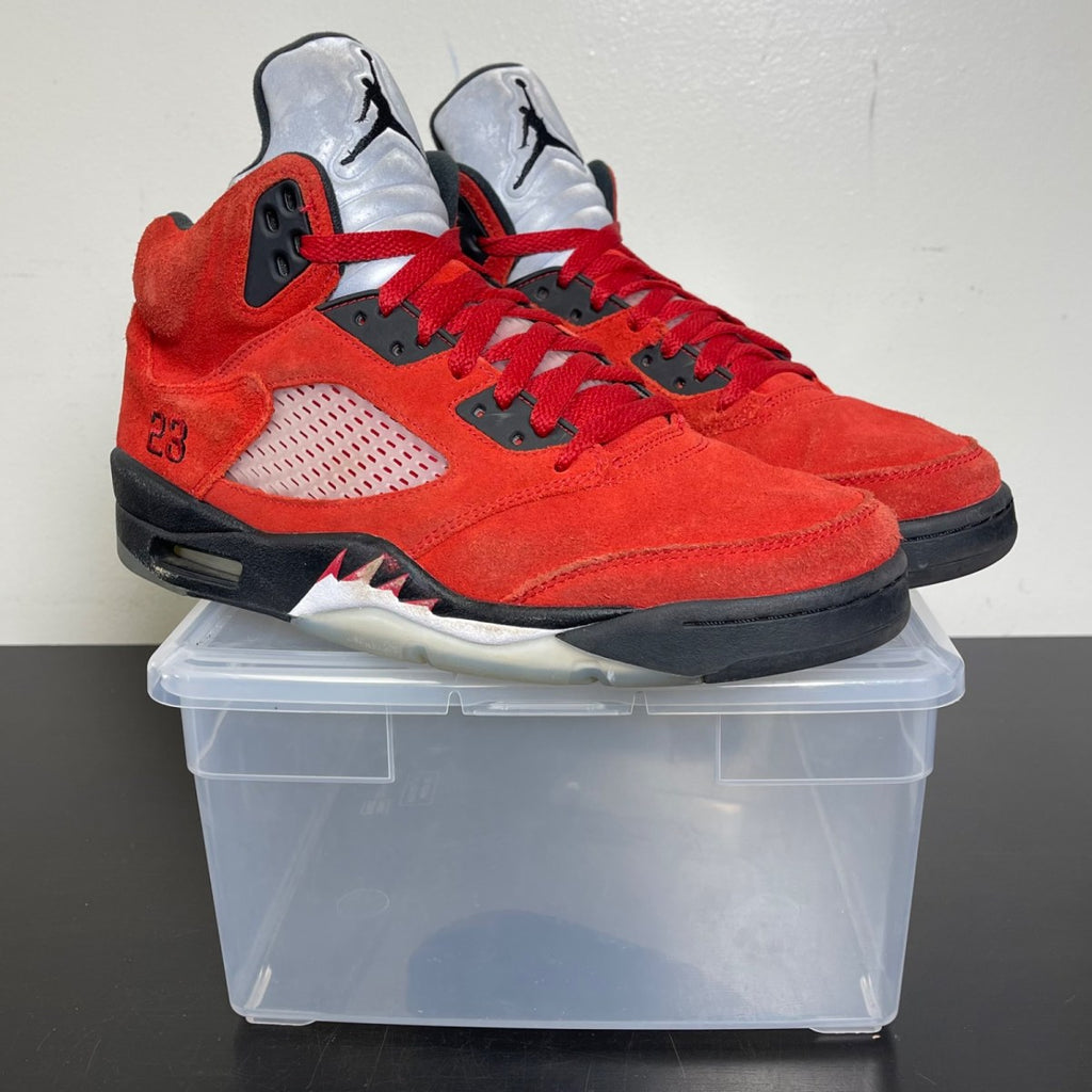 Jordan 5 Retro Raging Bull Red (2021) 9 (Moderately Worn Pre-Owned)JordanVarsity Red/Black-White - Image 1