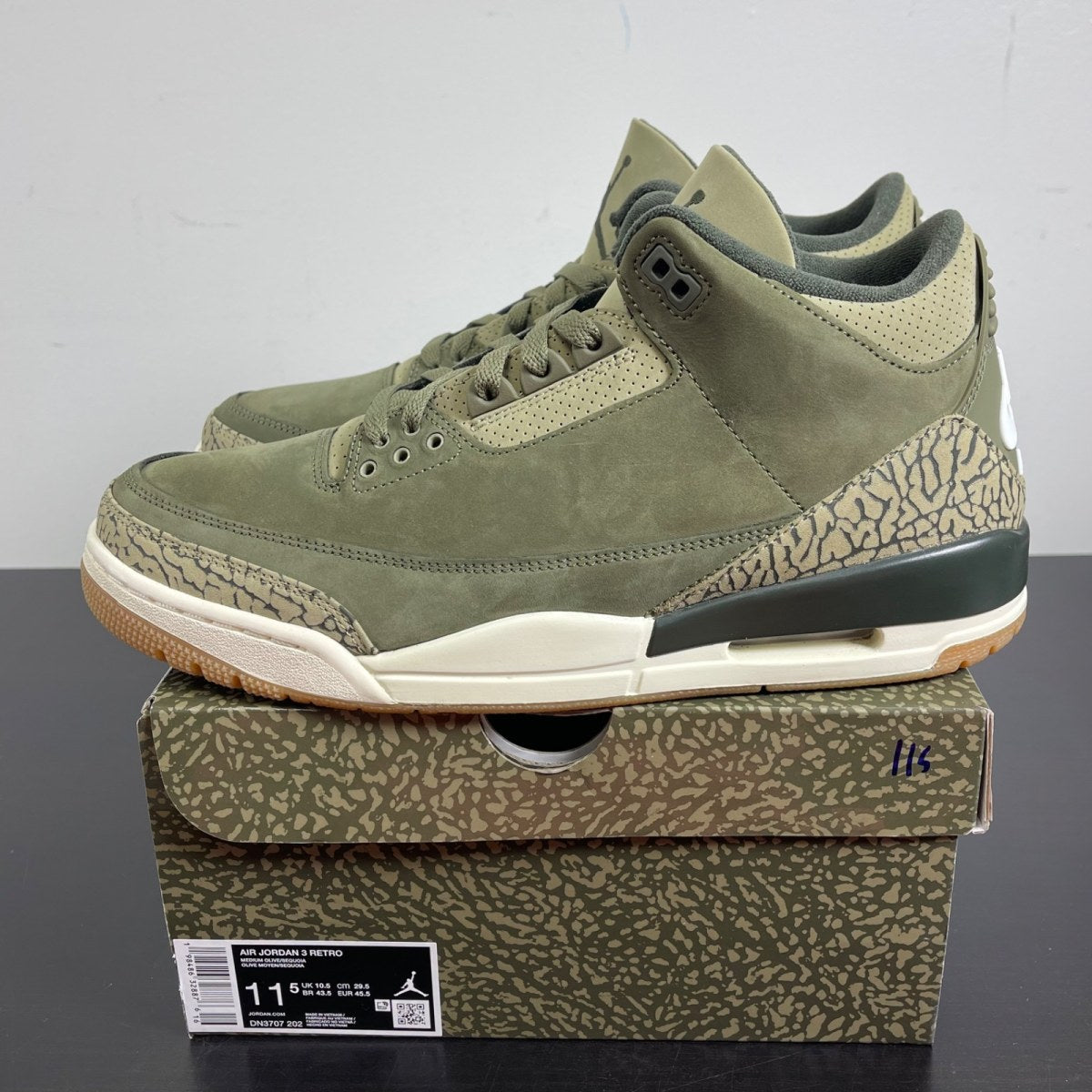 Jordan 3 Retro Family Affair 11.5 (Moderately Worn Pre-Owned)JordanMedium Olive/Sequoia/Neutral Olive/Sail/Total Crimson - Image 3
