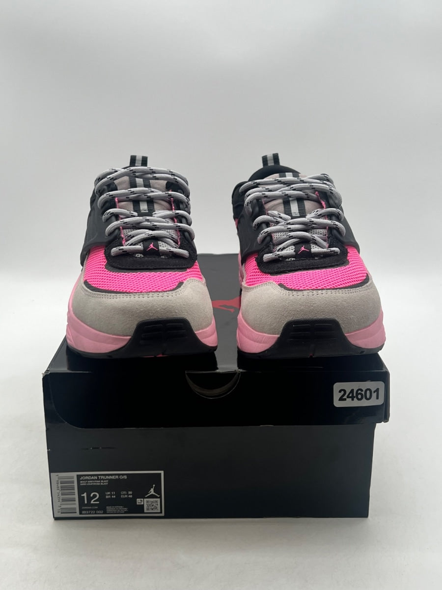Jordan Trunner O/S Wolf Grey Pink Blast 12 (Lightly Worn Pre-Owned)JordanWolf Grey/Neutral Grey/Black/Pink Blast - Image 2