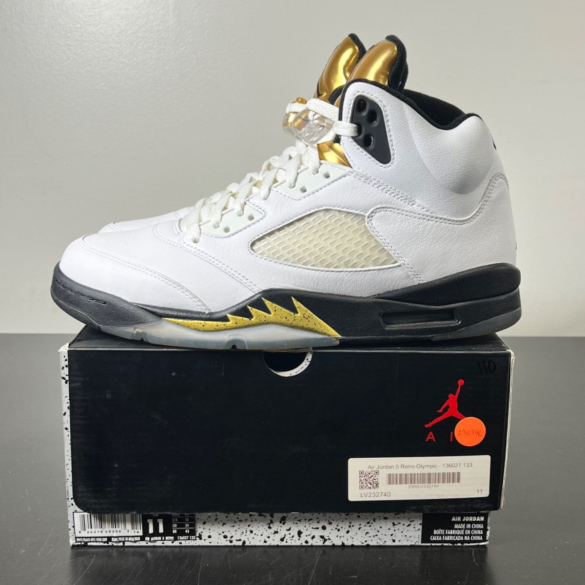 Jordan 5 Retro Olympic (2016) 11 (Lightly Worn Pre-Owned)JordanWhite/Black-Metallic Gold Coin - Image 3