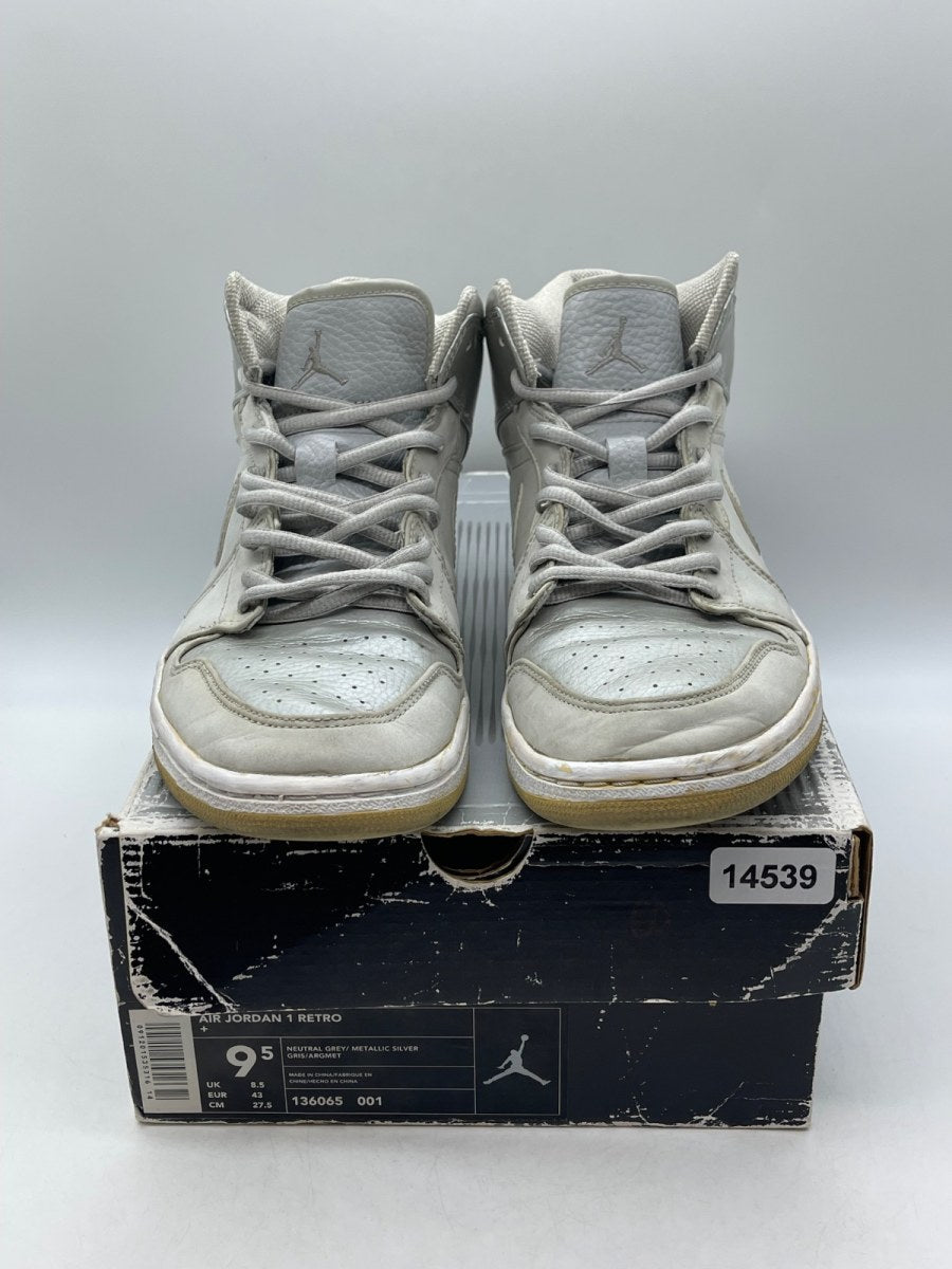 Jordan 1 Retro Neutral Grey 9.5 (Moderately Worn Pre-Owned)JordanNeutral Grey/Metallic Silver - Image 2