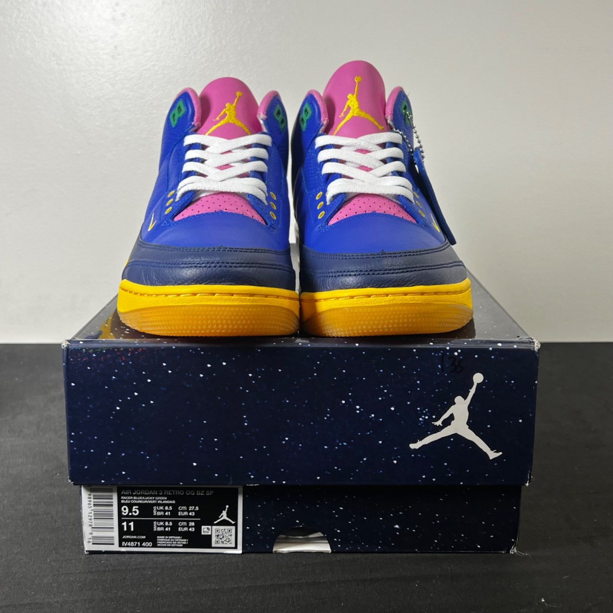 Jordan 3 Retro Brazil 9.5 (Lightly Worn Pre-Owned)JordanRacer Blue/Lucky Green/Blue Void/Varsity Maize - Image 2