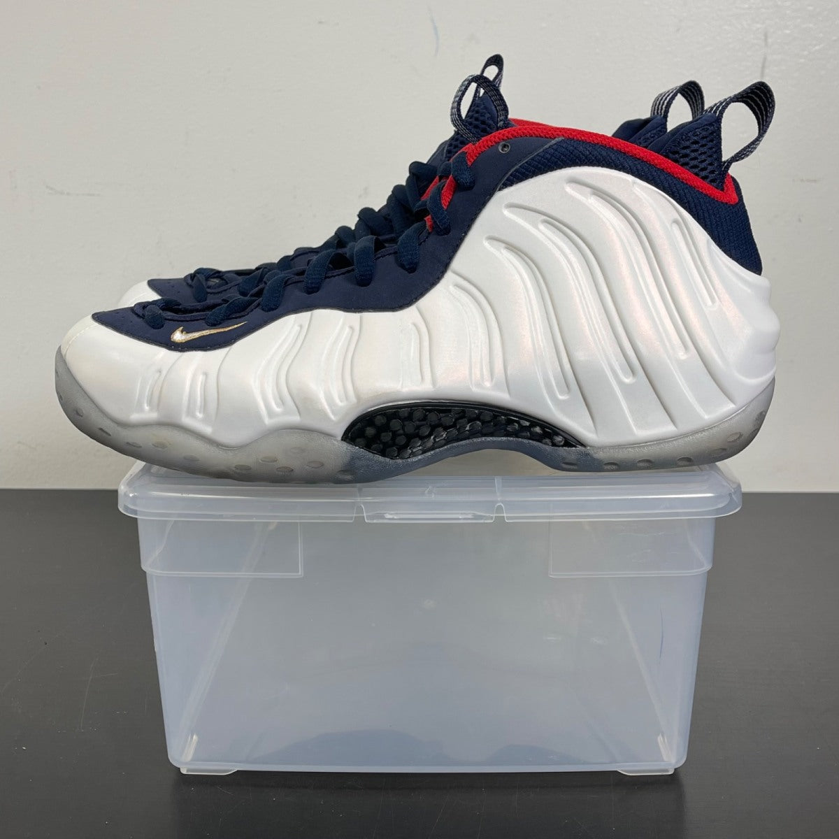 Nike Air Foamposite One Olympic 10 (Moderately Worn Pre-Owned)NikeObsidian/University Red-Metallic Gold-White - Image 3