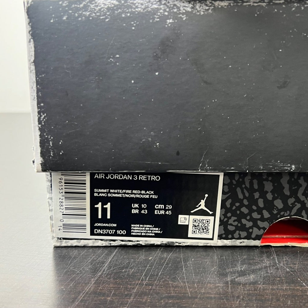 Jordan 3 Retro White Cement Reimagined 11 (Moderately Worn Pre-Owned)JordanSummit White/Fire Red/Black/Cement Grey - Image 4