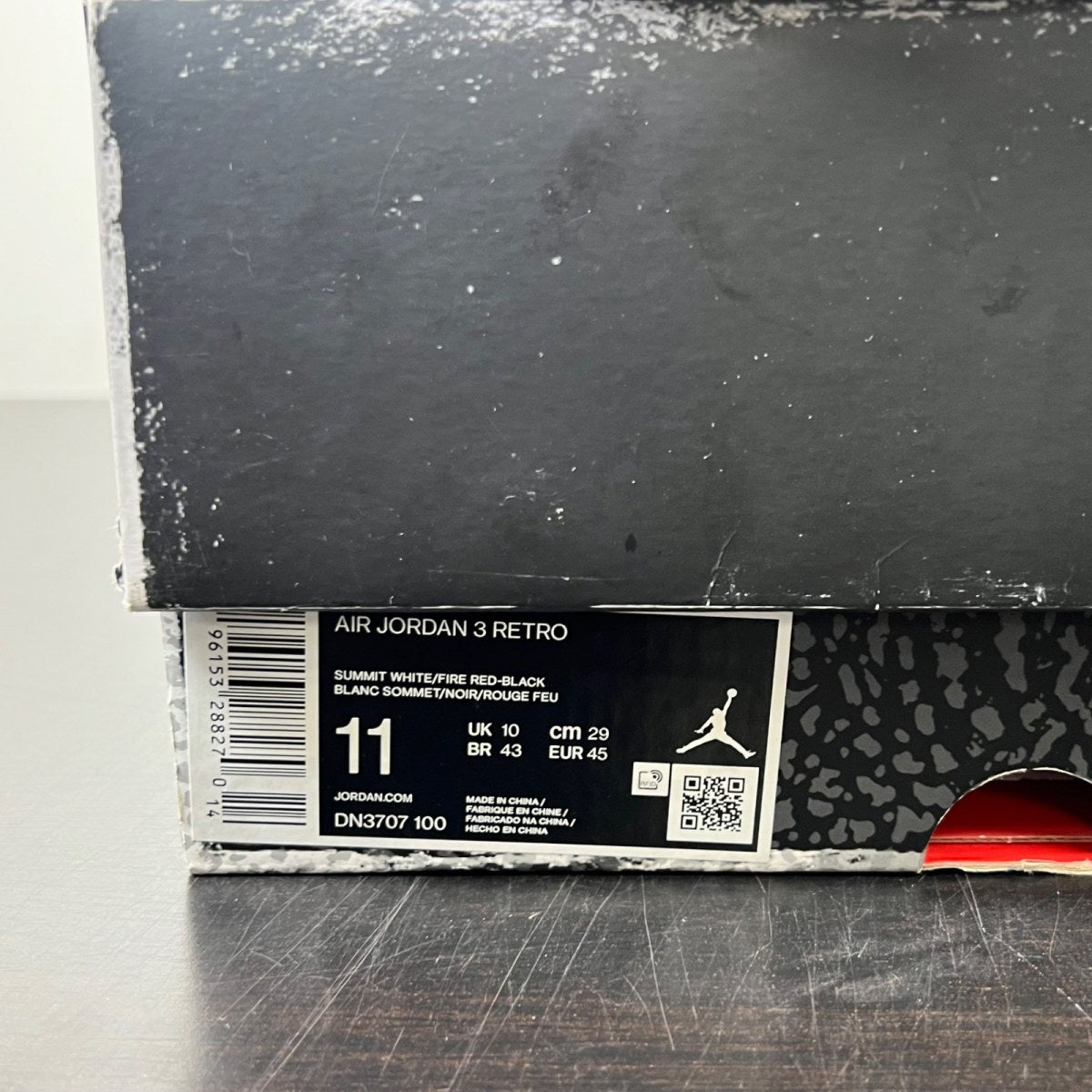 Jordan 3 Retro White Cement Reimagined 11 (Moderately Worn Pre-Owned)JordanSummit White/Fire Red/Black/Cement Grey - Image 4