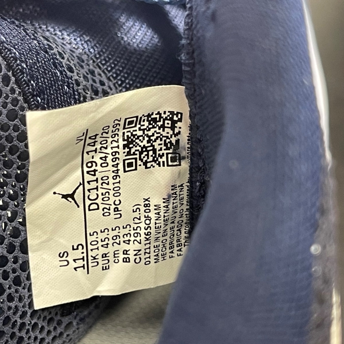Air Jordan 10 Vapor Carbon Low 'UNC' PE 8.5 (Moderately Worn Pre-Owned)Air Jordan - Image 6