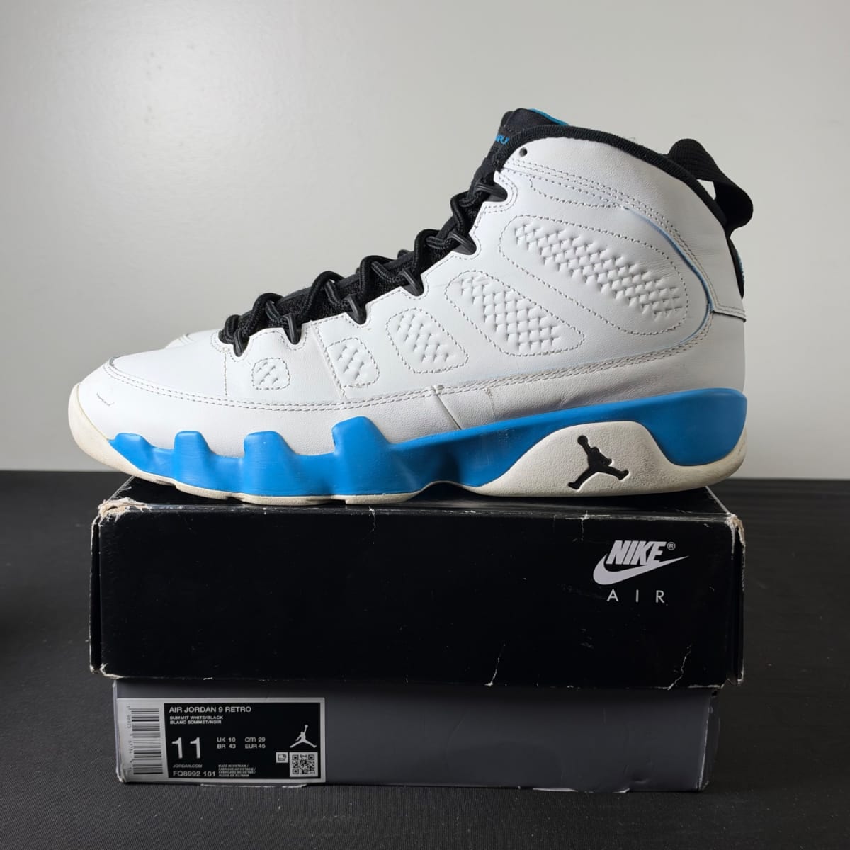 Jordan 9 Retro Powder Blue (2024) (Size 11) - aux