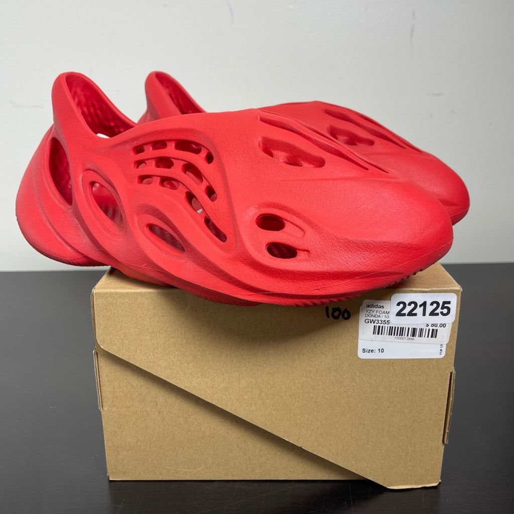 adidas Yeezy Foam RNNR Vermillion 10 (Moderately Worn Pre-Owned)adidasVermillion/Vermillion/Vermillion - Image 1