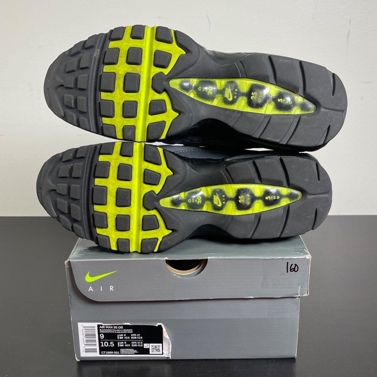 Nike Air Max 95 OG Neon (2020) 9 (Moderately Worn Pre-Owned)NikeBlack/Neon Yellow-Light Graphite - Image 5