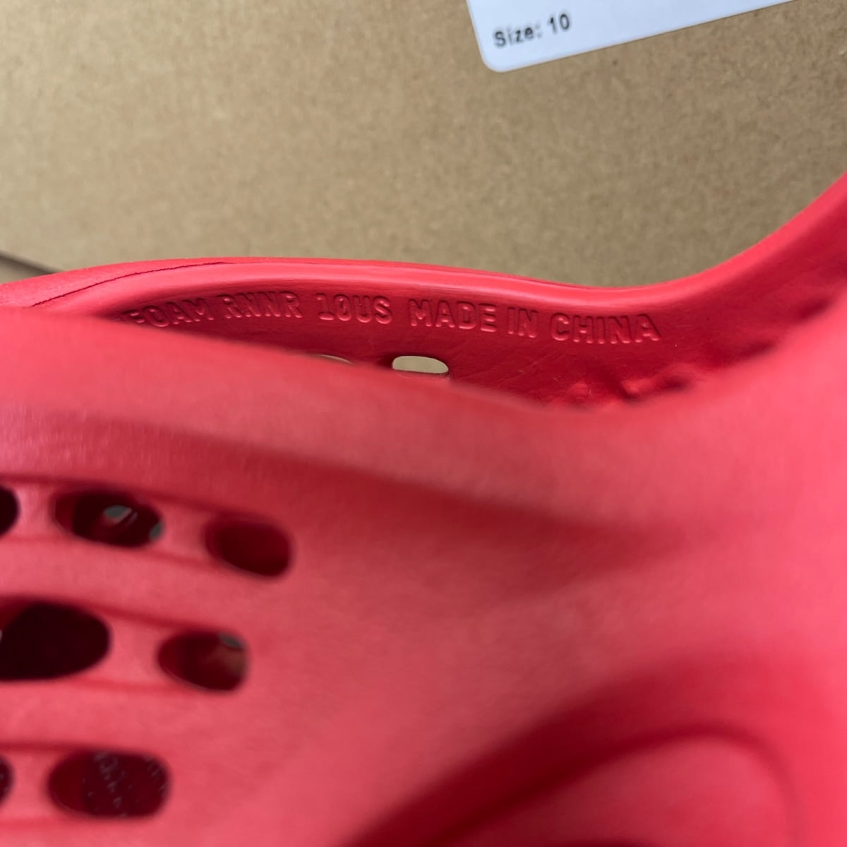 adidas Yeezy Foam RNNR Vermillion 10 (Moderately Worn Pre-Owned)adidasVermillion/Vermillion/Vermillion - Image 6