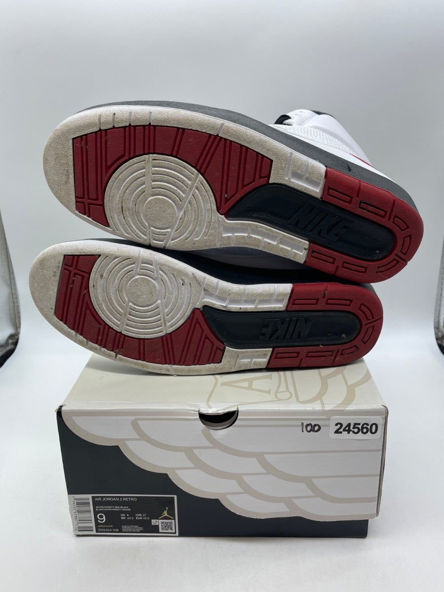 Jordan 2 Retro OG Chicago (2022) 9 (Moderately Worn Pre-Owned)JordanWhite/Varsity Red/Black - Image 7