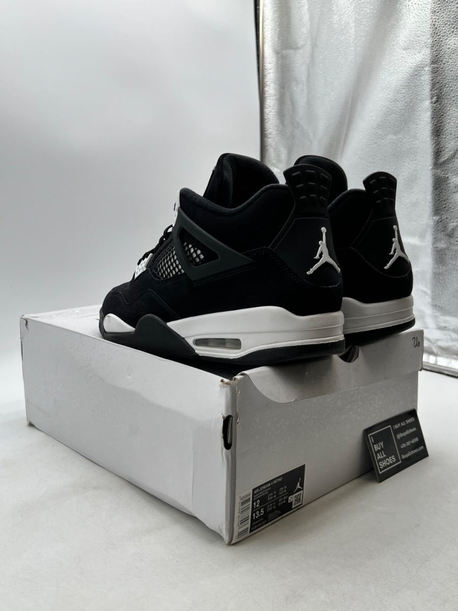 Jordan 4 Retro White Thunder 12 (Lightly Worn Pre-Owned) - Image 4