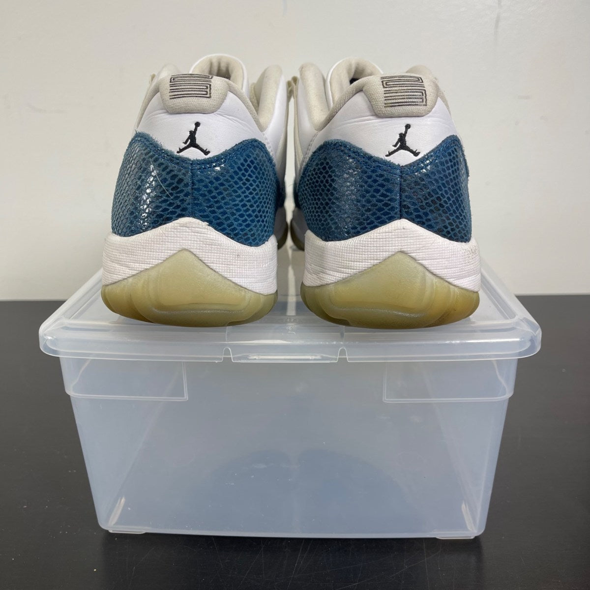 Jordan 11 Retro Low Snake Navy (2019) 11 (Moderately Worn Pre-Owned)JordanWhite/Black-Navy - Image 4