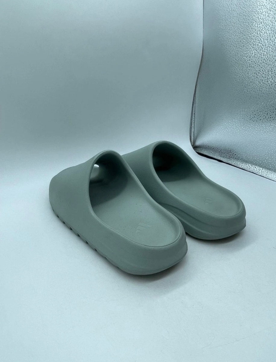adidas Yeezy Slide Salt 13 (Moderately Worn Pre-Owned)adidasSalt/Salt/Salt - Image 2