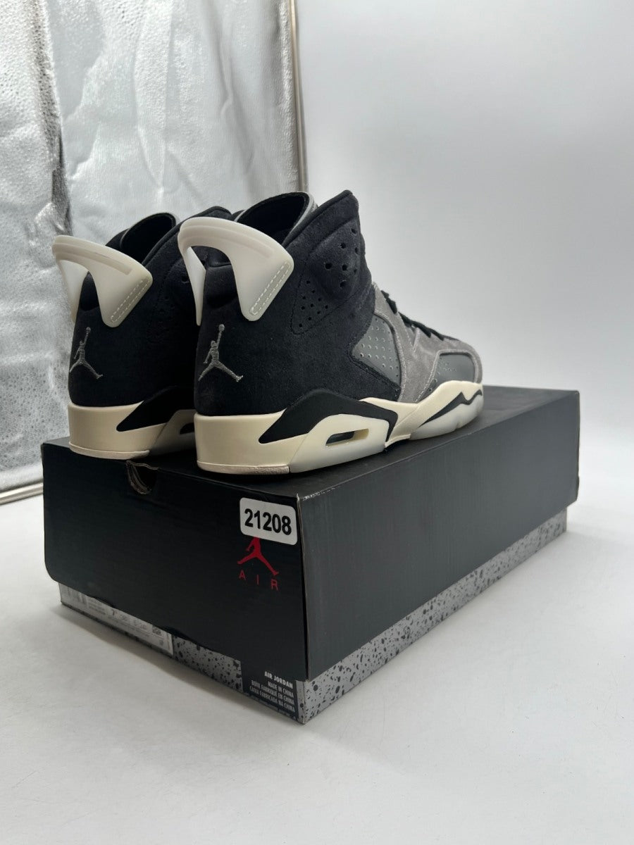 Jordan 6 Retro Tech Chrome (Women's) 7.5W (Lightly Worn Pre-Owned) - Image 5