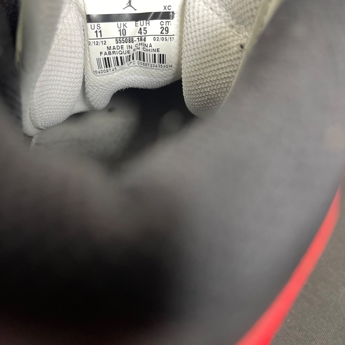 Jordan 1 Retro Black Toe (2013) 11 (Moderately Worn Pre-Owned)JordanWhite/Black-Gym Red - Image 6