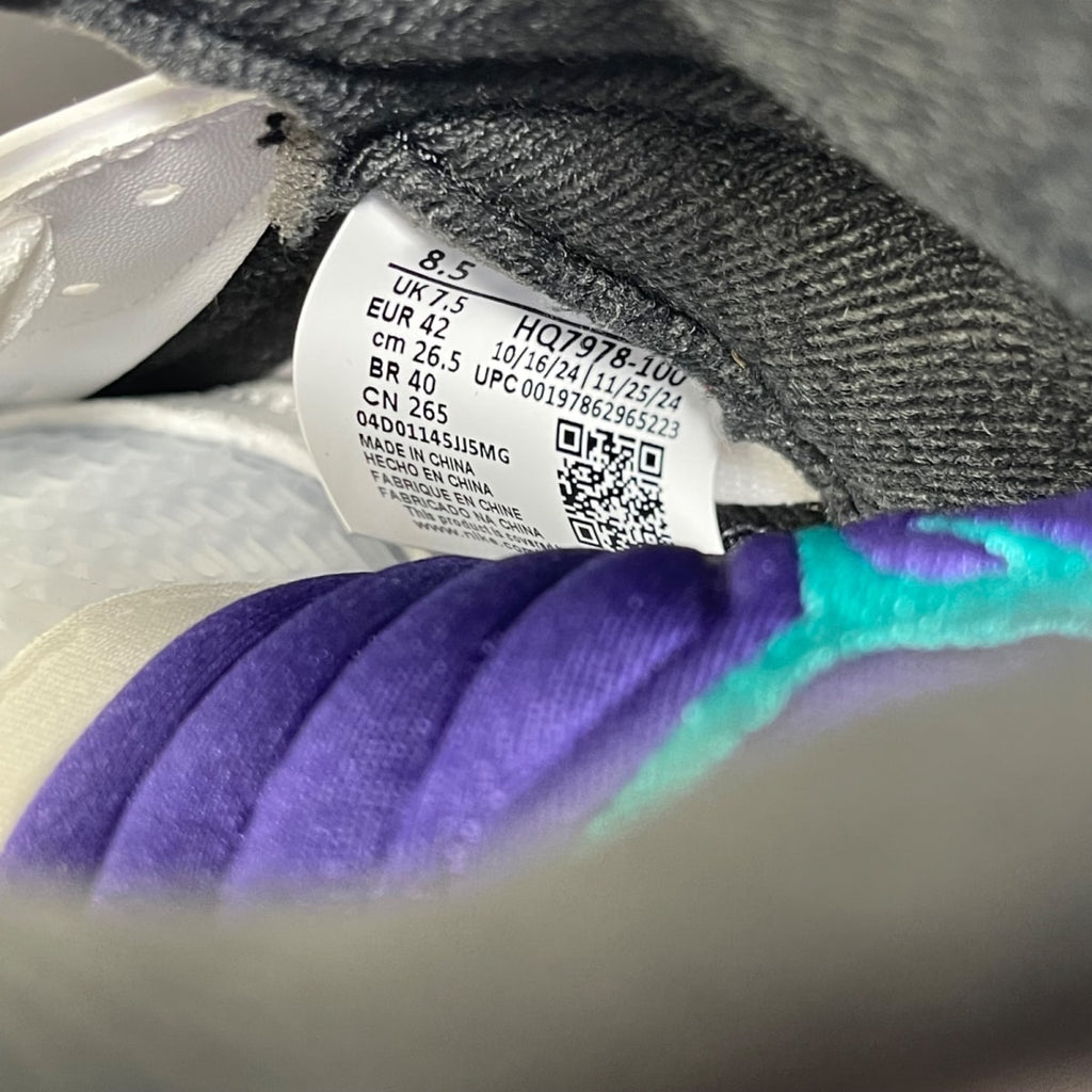 Jordan 5 Retro Grape (2025) 8.5 (Moderately Worn Pre-Owned)JordanWhite/Grape Ice-New Emerald - Image 6