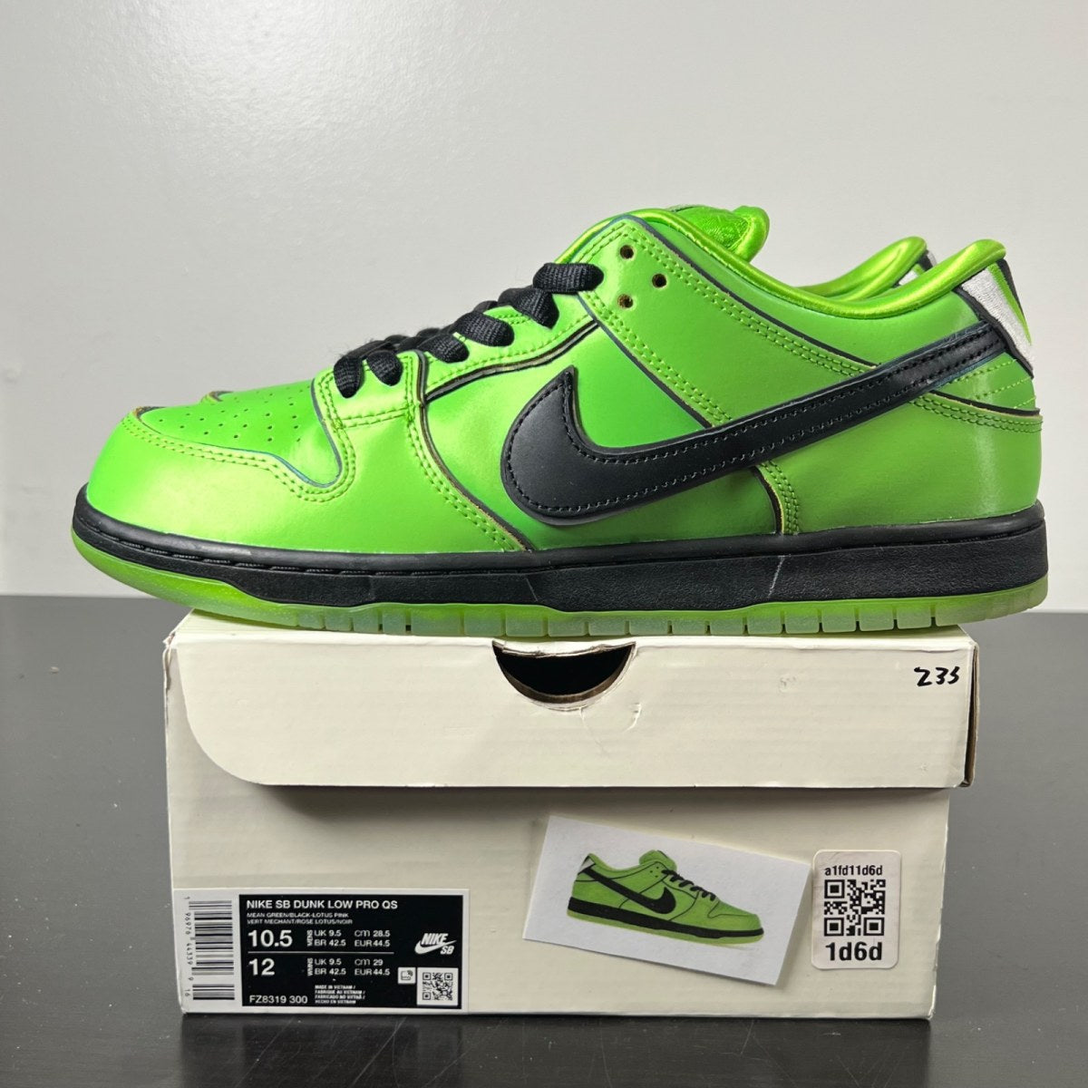Nike SB Dunk Low The Powerpuff Girls Buttercup 10.5 (Lightly Worn Pre-Owned)NikeMean Green/Black/Lotus Pink - Image 3