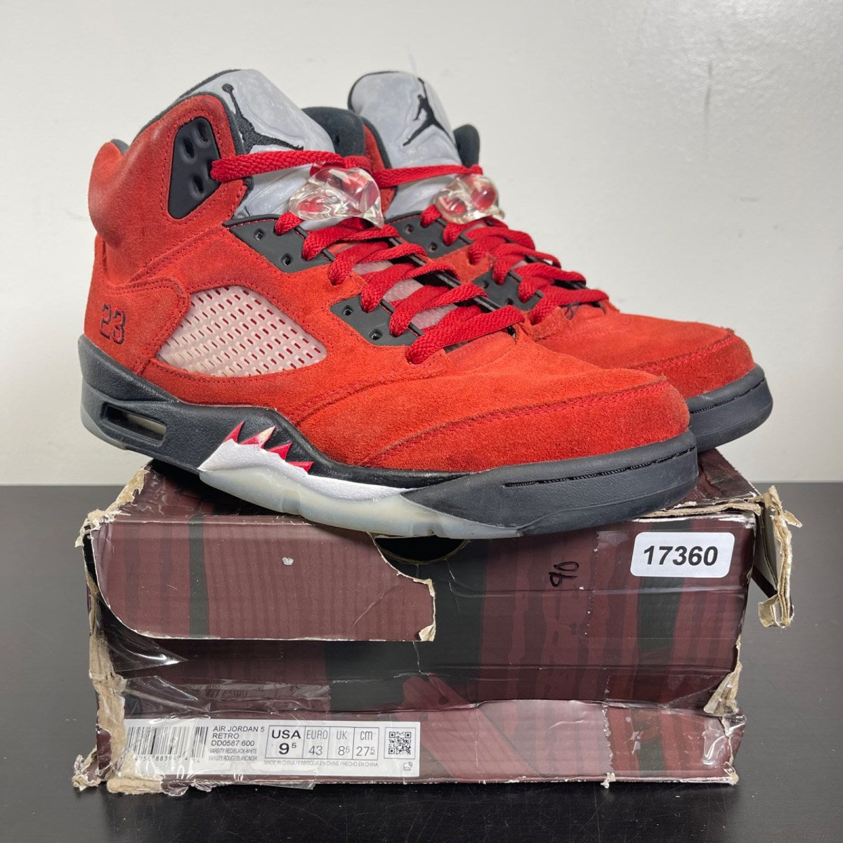 Jordan 5 Retro Raging Bull Red (2021) 9.5 (Moderately Worn Pre-Owned)JordanVarsity Red/Black-White - Image 1