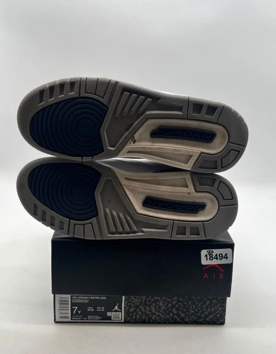 Jordan 3 Retro Midnight Navy (GS) 7Y (Moderately Worn Pre-Owned)JordanWhite/Midnight Navy/Cement Grey/Black - Image 8