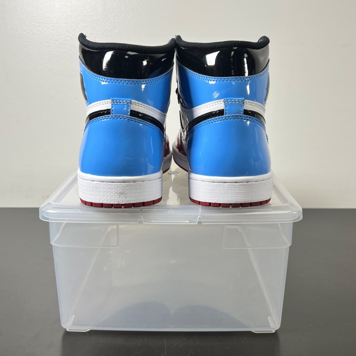 Jordan 1 Retro High Fearless UNC Chicago 10 (Lightly Worn Pre-Owned)JordanWhite/University Blue-Varsity Red-Black - Image 6