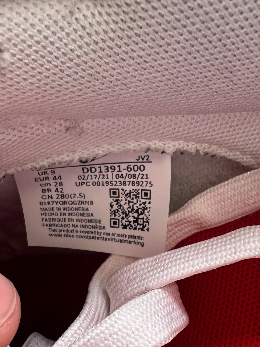 Nike Dunk Low Championship Red 10 (Heavily Worn Pre-Owned)NikeUniversity Red/White-Total Orange - Image 7