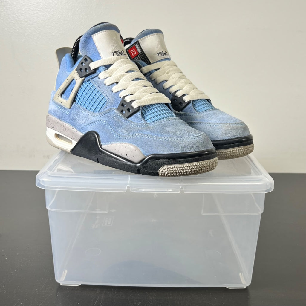 Jordan 4 Retro University Blue (GS) 4Y (Moderately Worn Pre-Owned)JordanUniversity Blue/Tech Grey/White/Black - Image 1