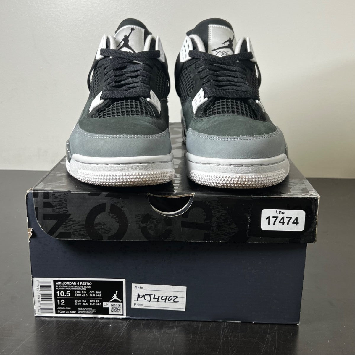 Jordan 4 Retro Fear (2024) 10.5 (Lightly Worn Pre-Owned)JordanBlack/White/Anthracite/Black/Pure Platinum - Image 2