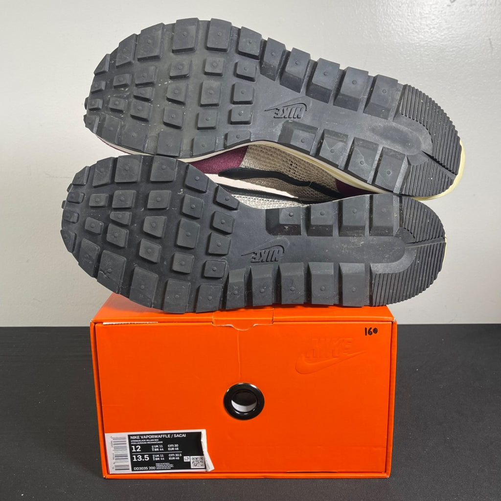 Nike Vaporwaffle sacai Villain Red Neptune Green 12 (Moderately Worn Pre-Owned)NikeString/Black-Villain Red-Neptune Green