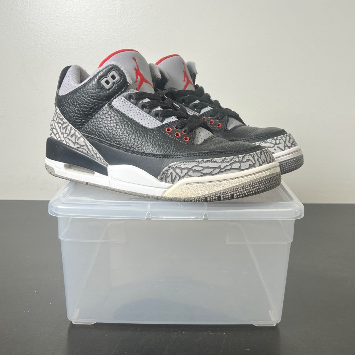 Jordan 3 Retro Black Cement (2018) 7 (Moderately Worn Pre-Owned)JordanBlack/Fire Red-Cement Grey-White - Image 1