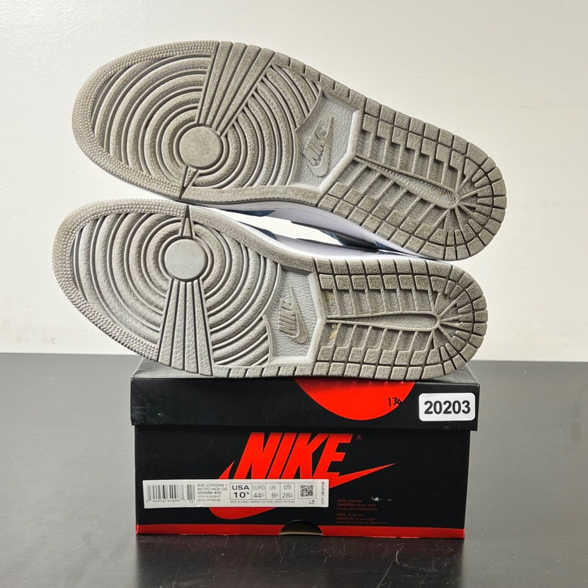 Jordan 1 Retro High OG Hyper Royal (Size 10.5) - Image 5