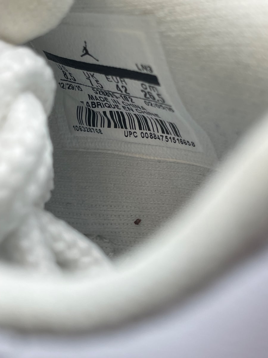Jordan 11 Retro Low Cherry (2016) 8.5 (Moderately Worn Pre-Owned)