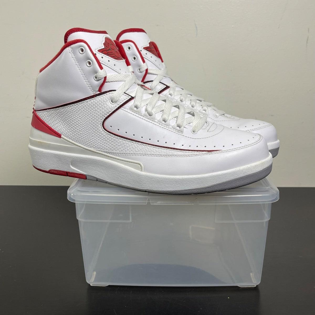 Jordan 2 Retro White Red (2014) 12 (Moderately Worn Pre-Owned)JordanWhite/Black-Varsity Red-Cement Grey - Image 1