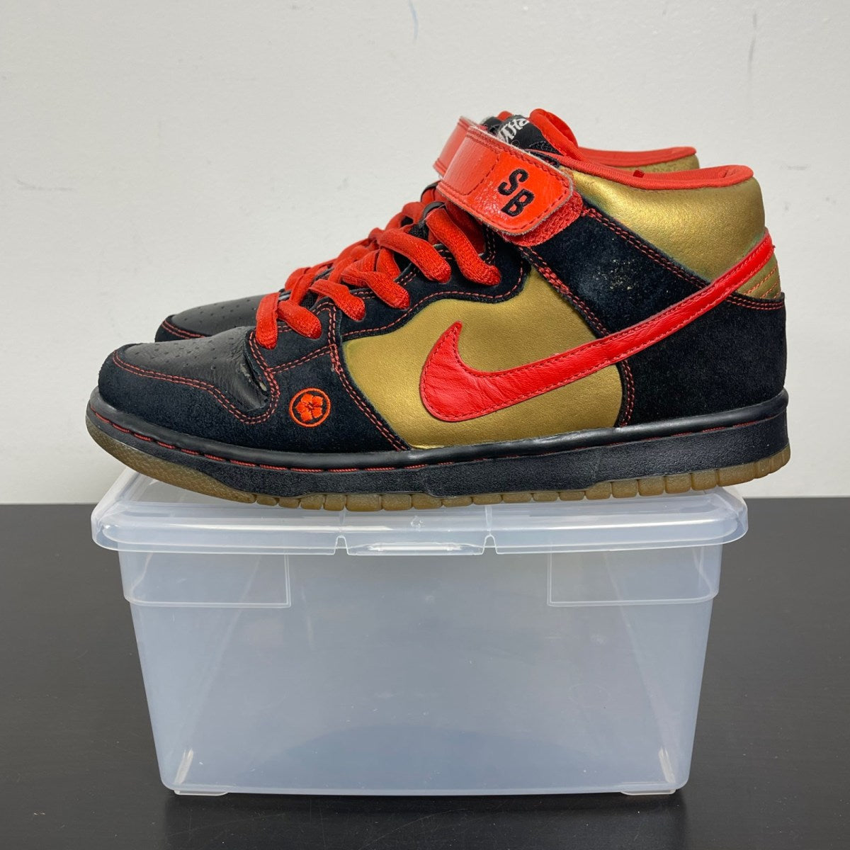 Nike SB Dunk Mid Money Cat 8.5 (Moderately Worn Pre-Owned)NikeBlack/Chile Red - Image 3