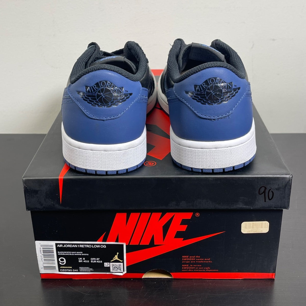 Jordan 1 Retro Low OG Mystic Navy 9 (Moderately Worn Pre-Owned)JordanBlack/Mystic Navy-White - Image 4
