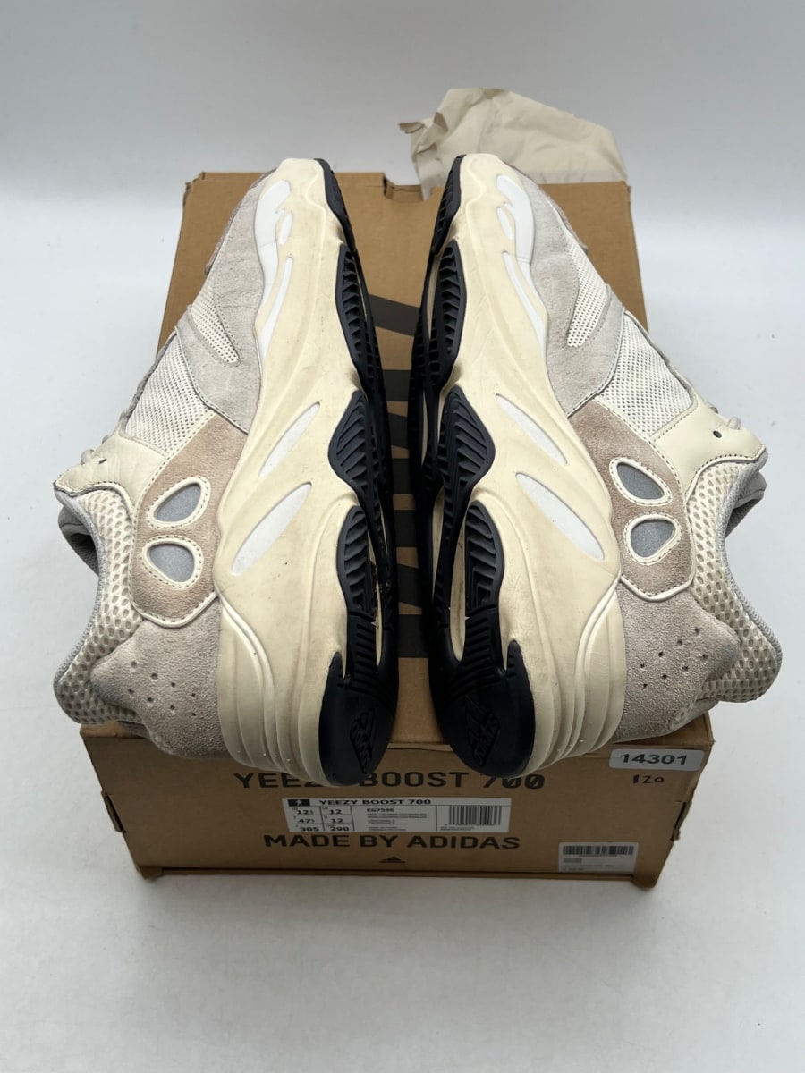adidas Yeezy Boost 700 Analog 12.5 (Moderately Worn Pre-Owned)adidasAnalog/Analog/Analog - Image 9