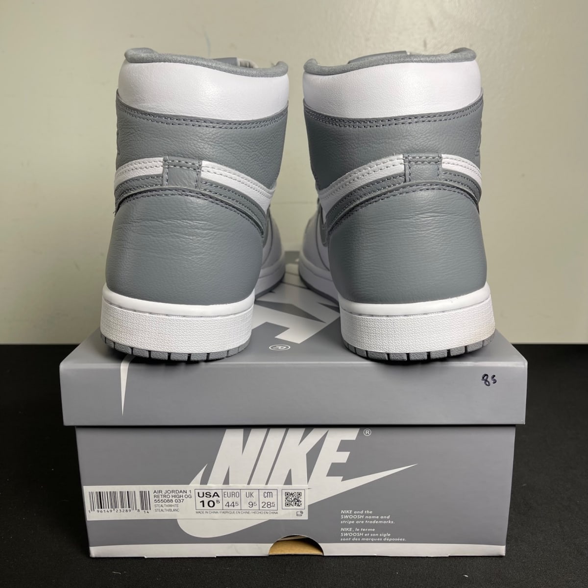 Jordan 1 Retro High OG Stealth (Size 10.5) - aux