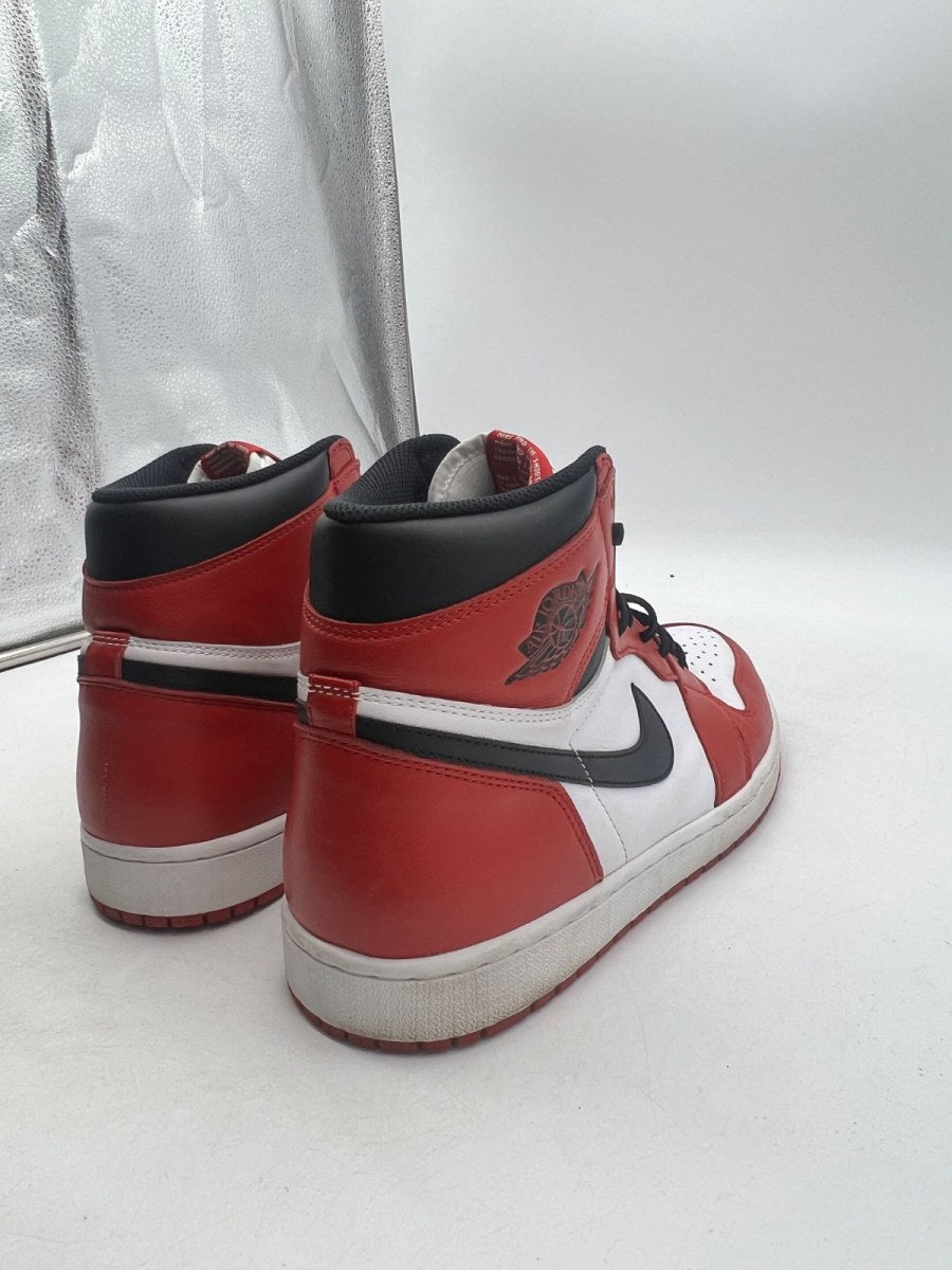 Jordan 1 Retro Chicago (2015) 13 (Moderately Worn Pre-Owned)JordanWhite/Varsity Red-Black - Image 3