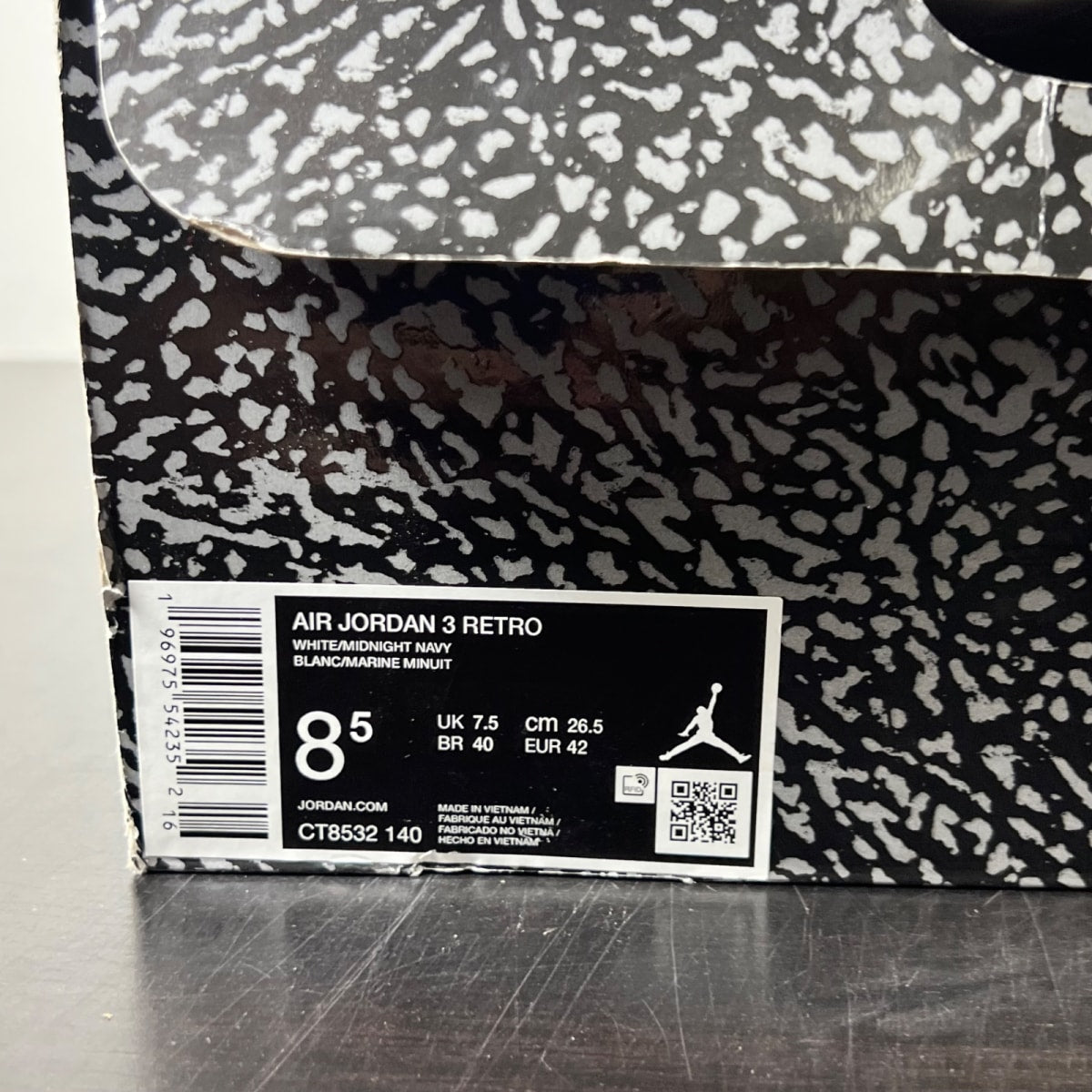 Jordan 3 Retro Midnight Navy 8.5 (Heavily Worn Pre-Owned)JordanWhite/Cement Grey/Black/Midnight Navy - Image 4