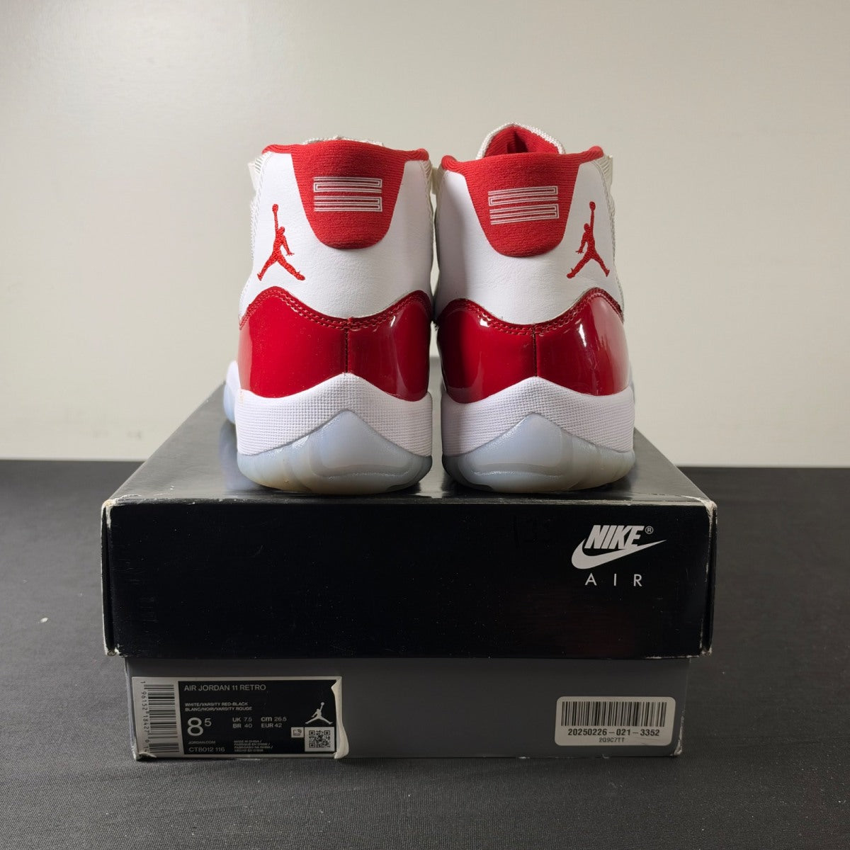 Jordan 11 Retro Cherry (2022) (Size 8.5) - aux