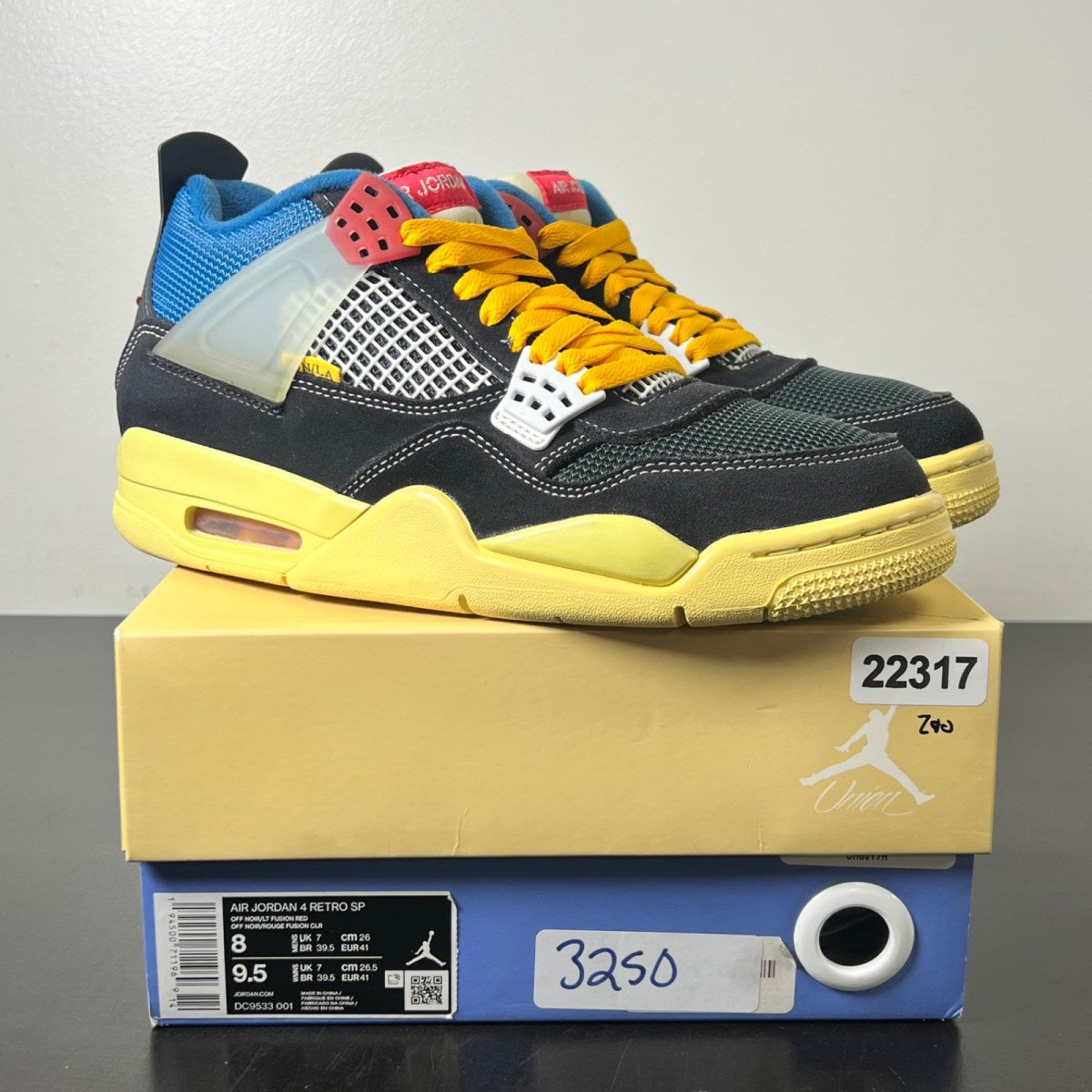 Jordan 4 Retro Union Off Noir 8 (Lightly Worn Pre-Owned)JordanOff-Noir/Brigade Blue-Dark Smoke Grey-Light Fusion Red - Image 1