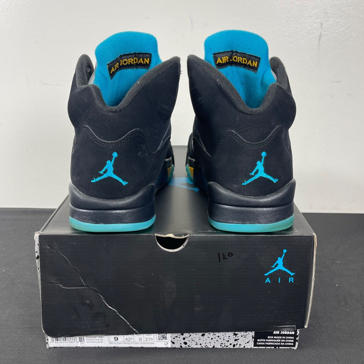 Jordan 5 Retro Aqua 9 (Moderately Worn Pre-Owned)JordanBlack/Aquatone/Taxi - Image 4