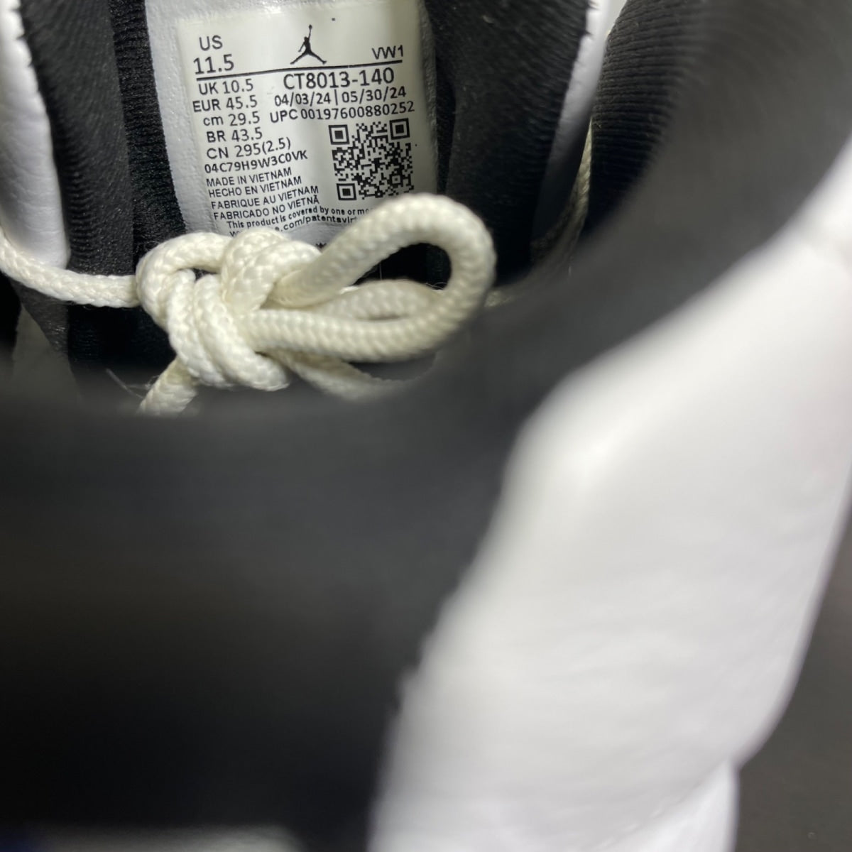 Jordan 12 Retro Blueberry 11.5 (Moderately Worn Pre-Owned)JordanWhite/Black-Game Royal - Image 6