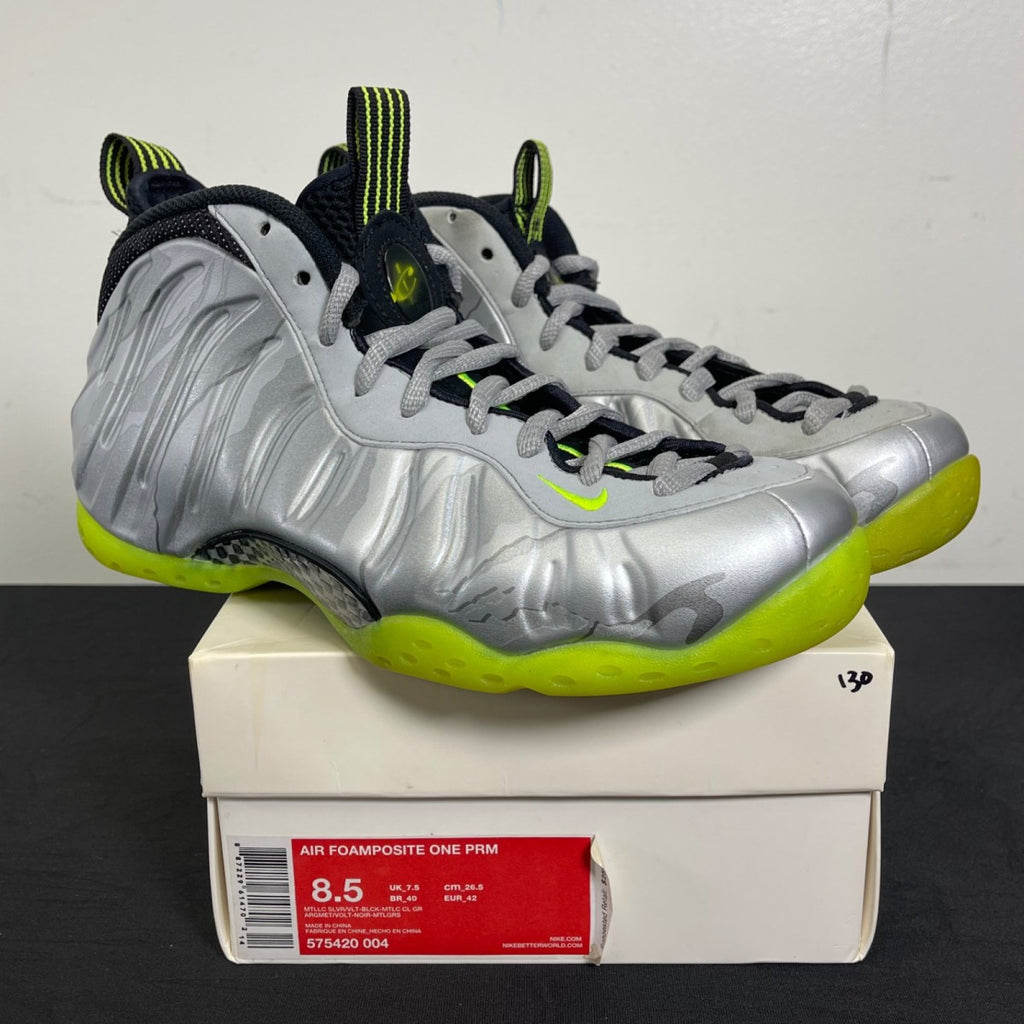Nike Air Foamposite One Silver Volt Camo 8.5 (Moderately Worn Pre-Owned)NikeMetallic Silver/Volt-Black - Image 1