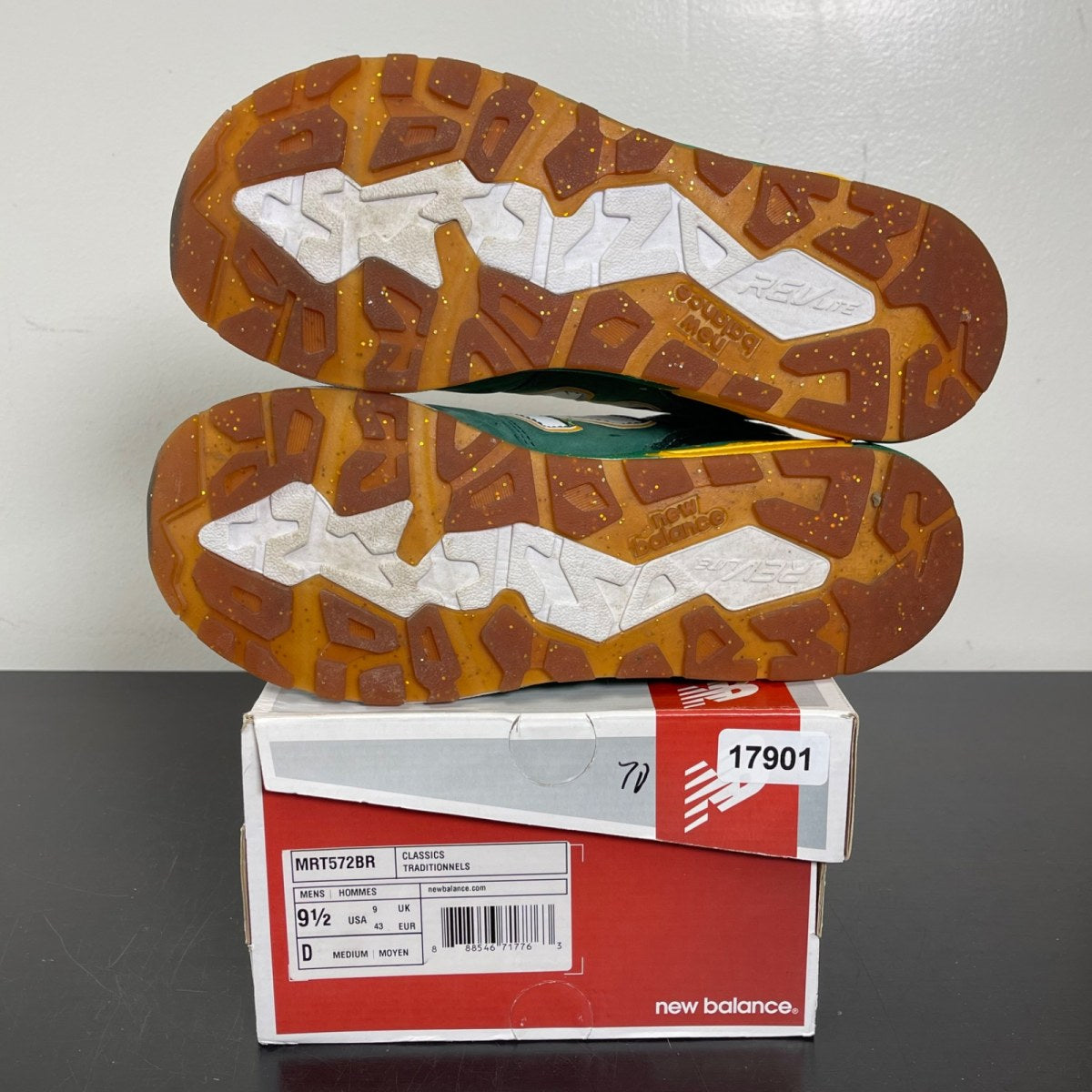 New Balance 572 Burn Rubber Vernors 9.5 (Moderately Worn Pre-Owned)New BalanceGreen/Yellow - Image 5