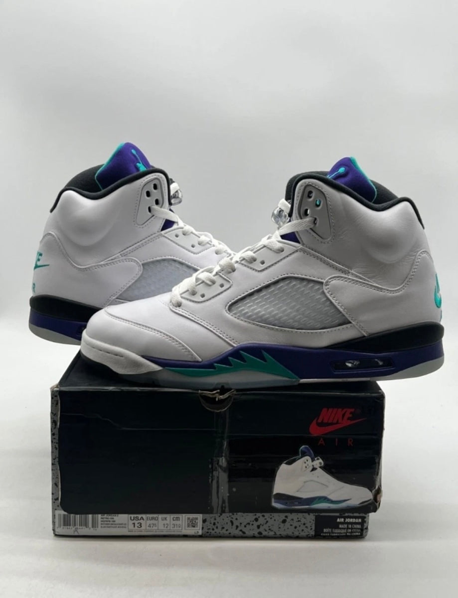 Jordan 5 Retro Grape (2025) 13 (Moderately Worn Pre-Owned)JordanWhite/Grape Ice-New Emerald - Image 1