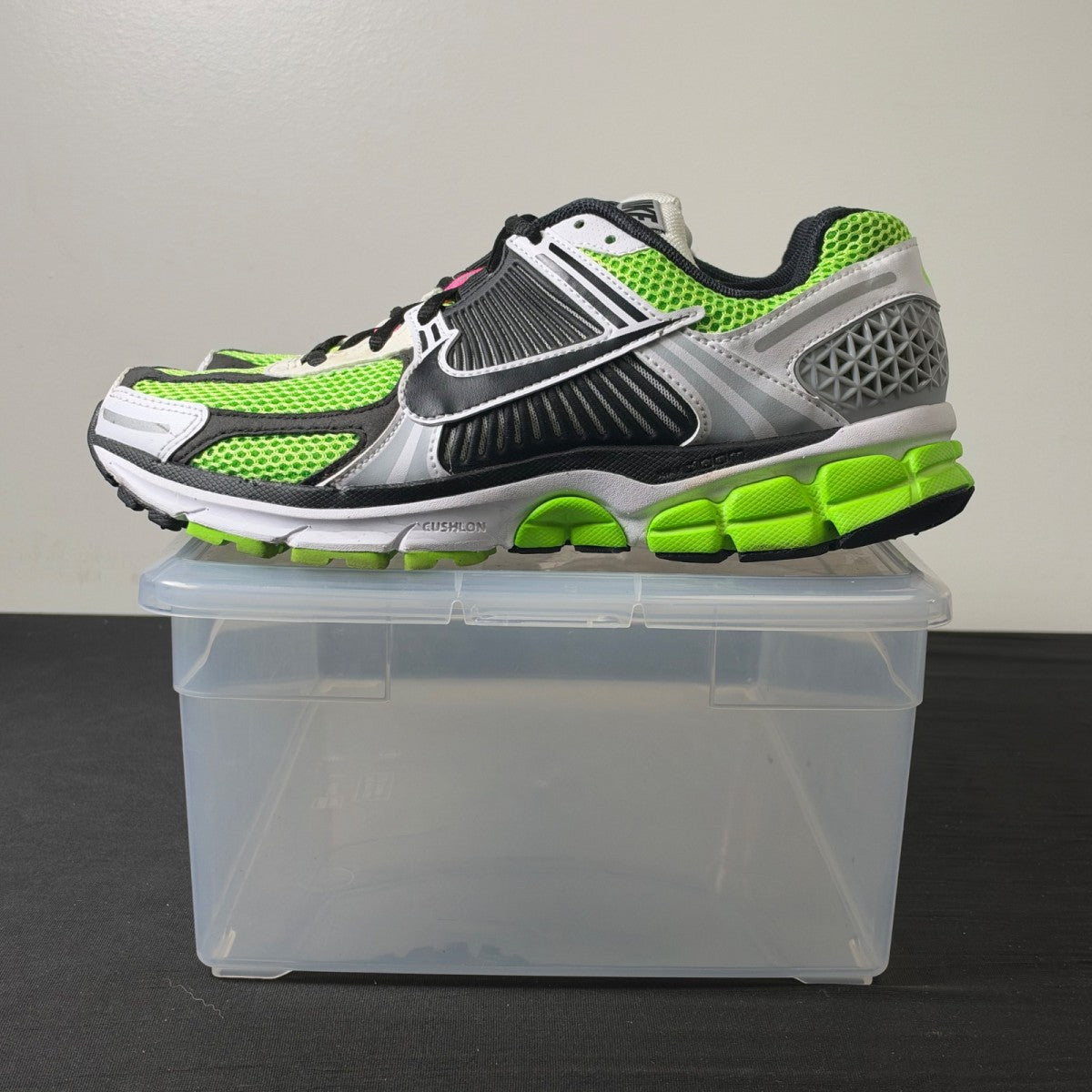 Nike Zoom Vomero 5 Electric Green Black (Size 9) - Image 3