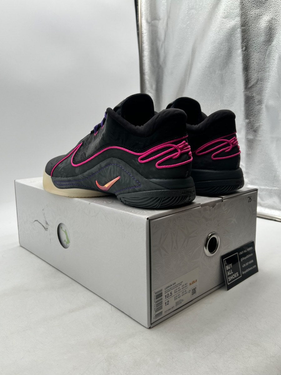 Nike LeBron 22 Blacklight 10.5 (Lightly Worn Pre-Owned) - Image 4