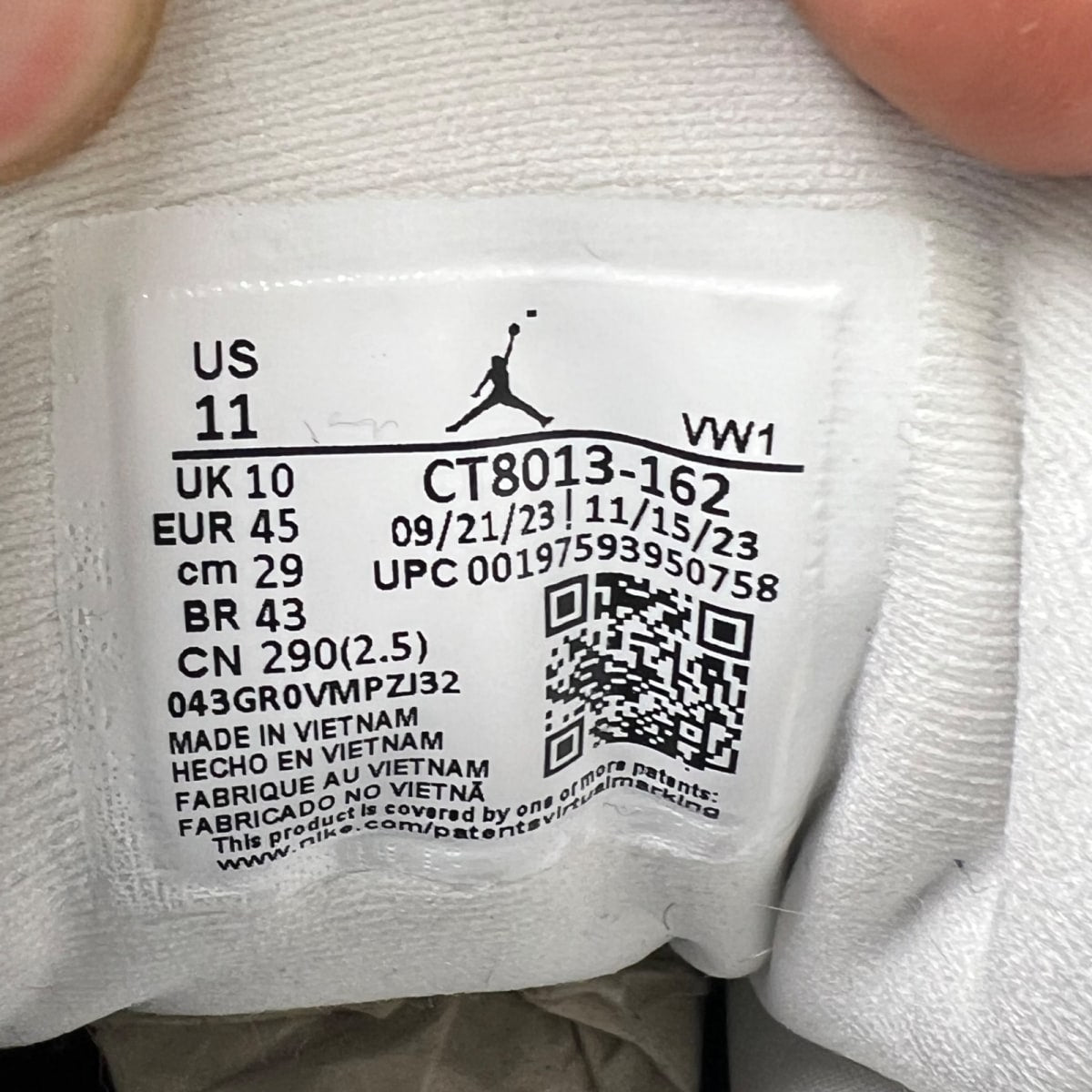 Jordan 12 Retro Taxi Flip 11 (Lightly Worn Pre-Owned)JordanWhite/Gym Red/Black - Image 7