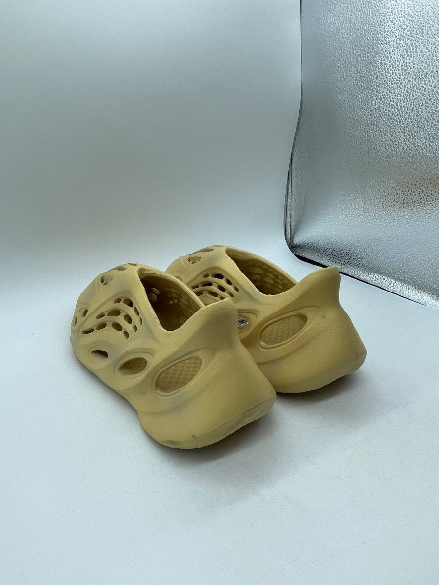 adidas Yeezy Foam RNR Desert Sand 11 (Moderately Worn Pre-Owned) - Image 4